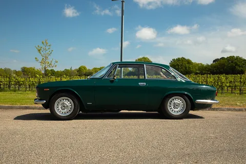 Alfa Romeo Giulia GT Veloce — photo 4 of 128