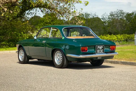 Alfa Romeo Giulia GT Veloce — photo 5 of 128