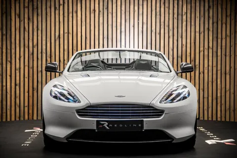 Aston Martin DB9 4