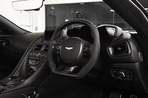 Aston Martin DBS Superleggera Volante 5