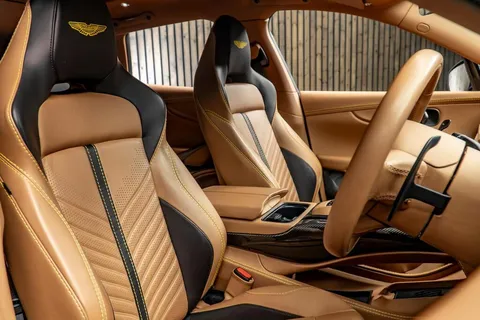 Aston Martin DBX 707 — photo 2 of 48