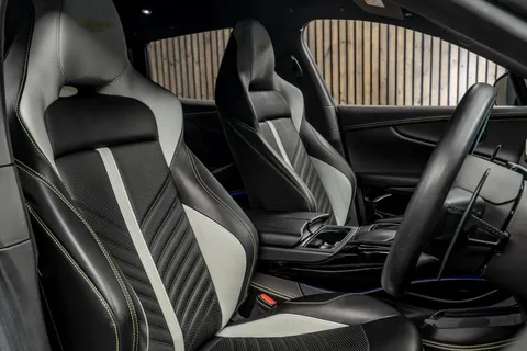 Aston Martin DBX 707 2