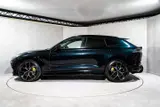 Aston Martin DBX 707 thumbnail