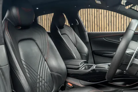 Aston Martin DBX — photo 2 of 47