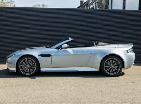 Aston Martin Vantage V12 S Roadster — photo 4 of 63
