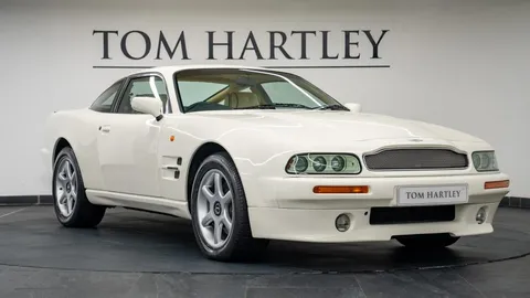 Aston Martin V8 1