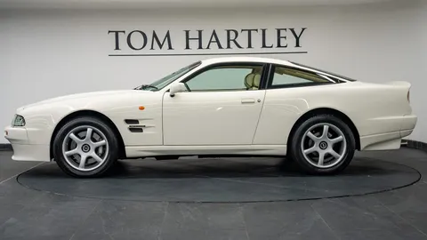 Aston Martin V8 — photo 5 of 24