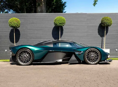 Aston Martin Valkyrie 4