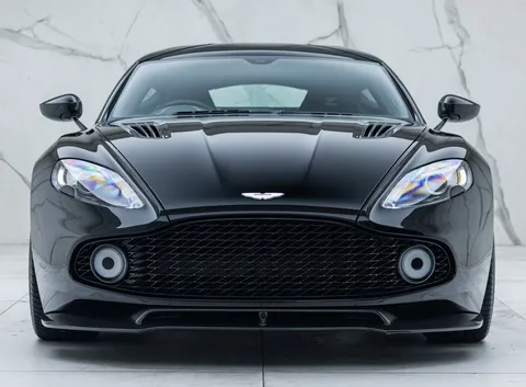 Aston Martin Vanquish Zagato Shooting Brake — photo 5 of 58