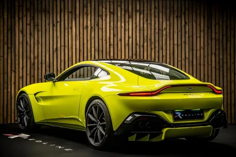 Aston Martin Vantage V8 4
