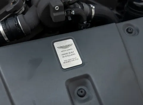 Aston Martin V12 Vantage — photo 2 of 60