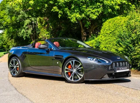 Aston Martin V12 Vantage — photo 3 of 60