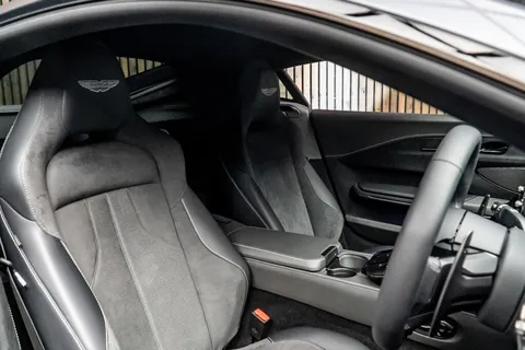 Aston Martin Vantage 2