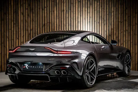 Aston Martin Vantage 4