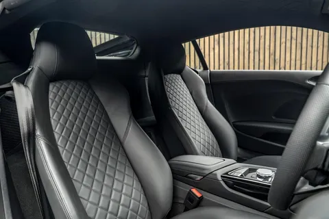 Audi R8 V10 Performance — photo 2 of 37