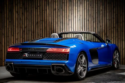 Audi R8 V10 Performance Carbon Black Spyder — photo 4 of 44