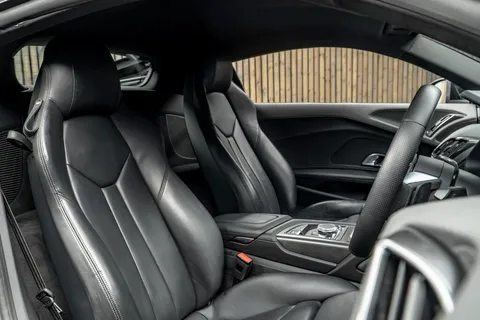 Audi R8 V10 Performance — photo 2 of 42