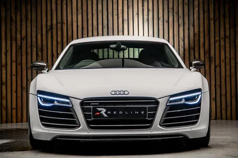 Audi R8 V10 Plus — photo 5 of 43