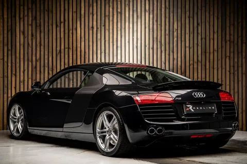 Audi R8 4.2 FSI V8 Quattro — photo 3 of 42
