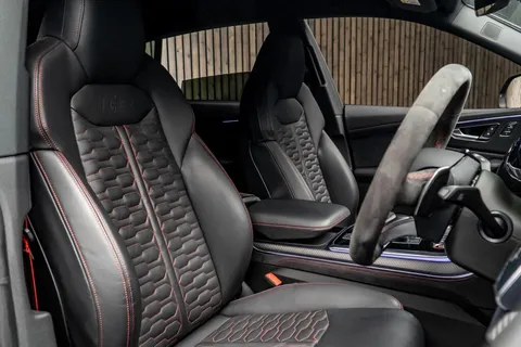 Audi RS Q8 Carbon Black — photo 2 of 47