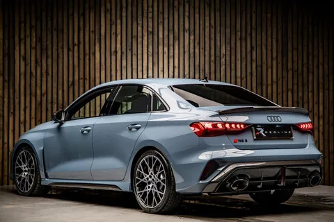 Audi RS3 2.5 TFSI Carbon Vorsprung S Tronic quattro — photo 3 of 51