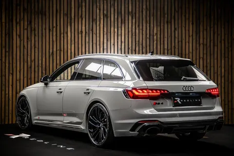 Audi RS4 Avant Carbon Black 3