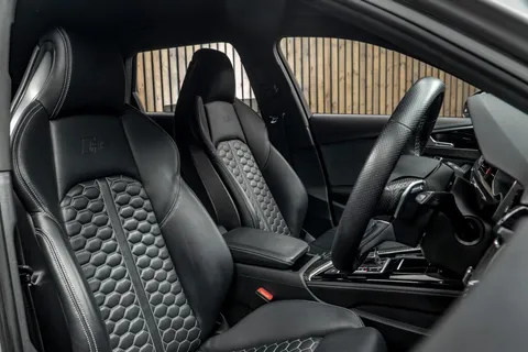 Audi RS4 Avant Carbon Black 2