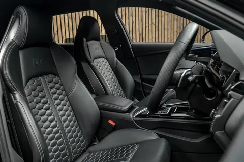 Audi RS4 Avant Carbon Black — photo 2 of 48
