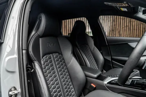 Audi RS4 Avant 2.9 TFSI V6 Tiptronic quattro — photo 2 of 40