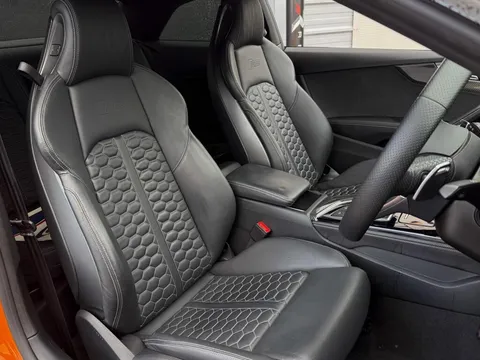 Audi RS5 2.9 TFSI V6 Carbon Black Tiptronic Quattro — photo 3 of 3