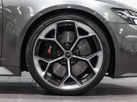 Audi RS6 Avant Performance Carbon Black — photo 3 of 17