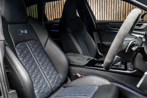 Audi RS6 Avant Performance Carbon Black — photo 2 of 45