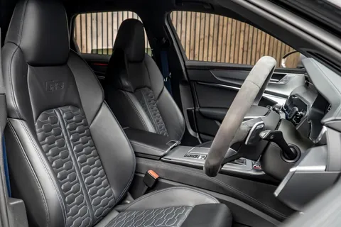 Audi RS6 Avant Performance — photo 2 of 46