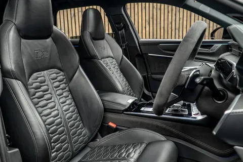 Audi RS6 Avant Carbon Black — photo 2 of 45