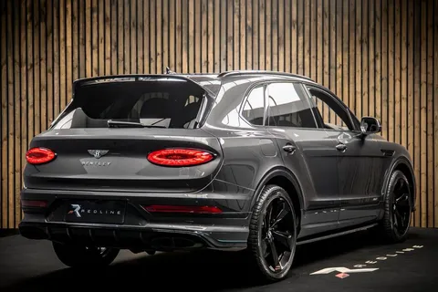 Bentley Bentayga Hybrid — photo 4 of 52
