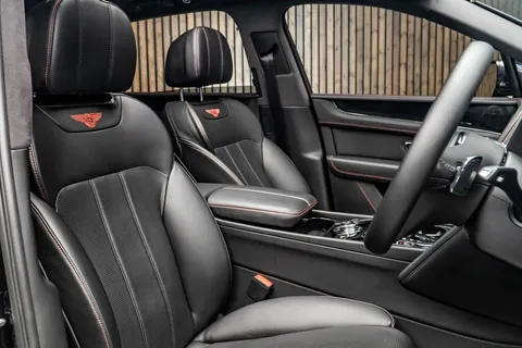 Bentley Bentayga V8 — photo 2 of 39