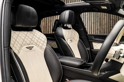 Bentley Bentayga V8 First Edition — photo 2 of 42