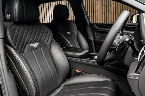 Bentley Bentayga V8 — photo 2 of 45