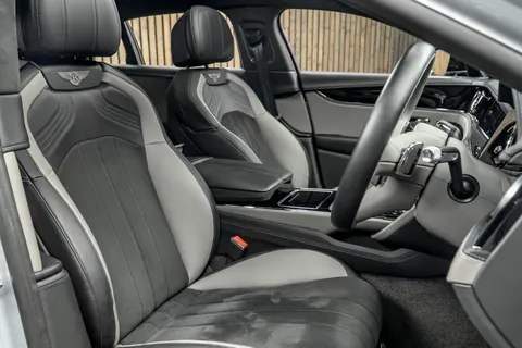 Bentley Flying Spur Hybrid S — photo 2 of 49
