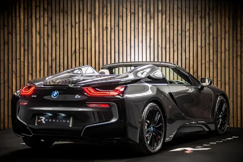 BMW i8 Roadster — photo 4 of 46
