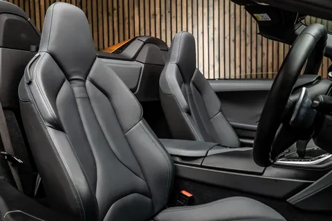 BMW i8 Roadster — photo 2 of 41