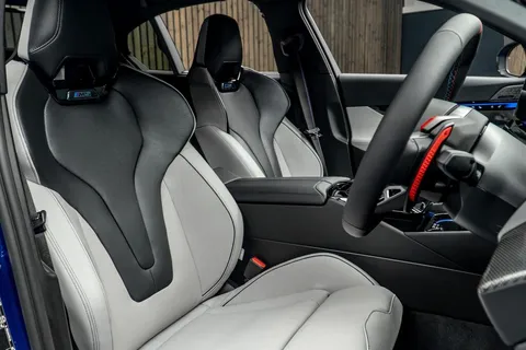 BMW M5 — photo 2 of 52