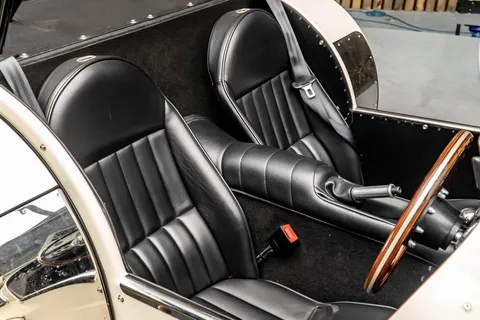 Caterham Super Seven Sports — photo 2 of 36