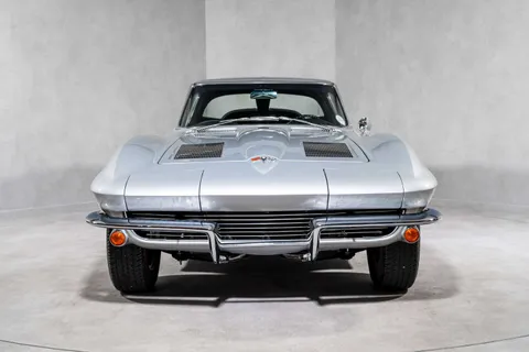 Chevrolet Corvette Sting Ray Split Window — photo 2 of 69