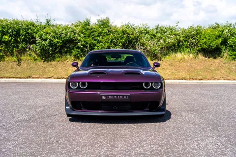 Dodge Challenger SRT Hellcat 2