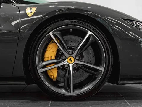 Ferrari 296 GTS 5
