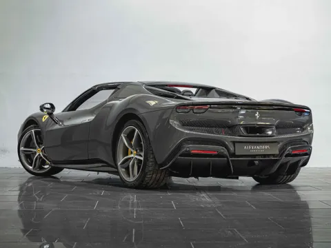 Ferrari 296 GTS — photo 2 of 14