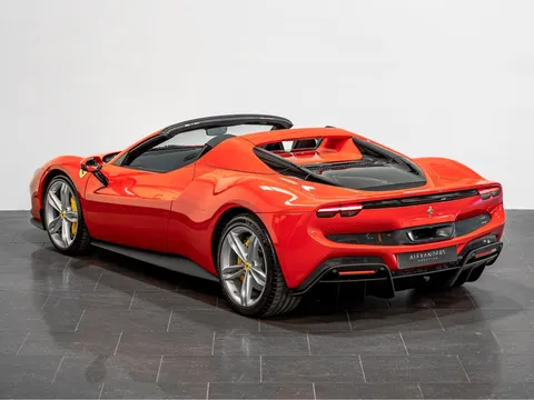 Ferrari 296 GTS — photo 2 of 16