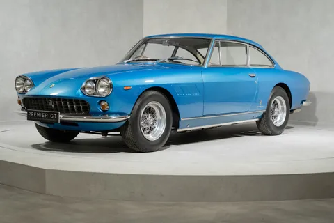 Ferrari 330 GT 2+2 — photo 3 of 40