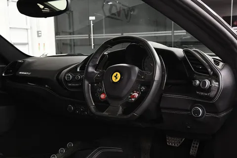 Ferrari 488 GTB — photo 5 of 31